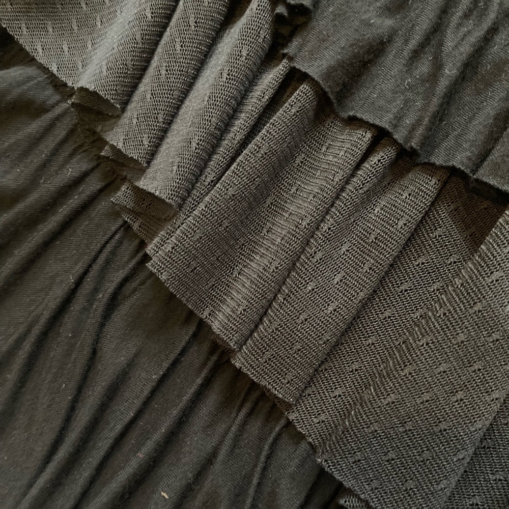 Black Ruffle Tank Top 🖤✨🖤✨ - Picture 3 of 8